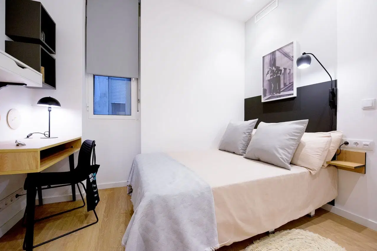 Salamanca 46, Valencia – Standard Single Room With Bathroom For Exclusive Use