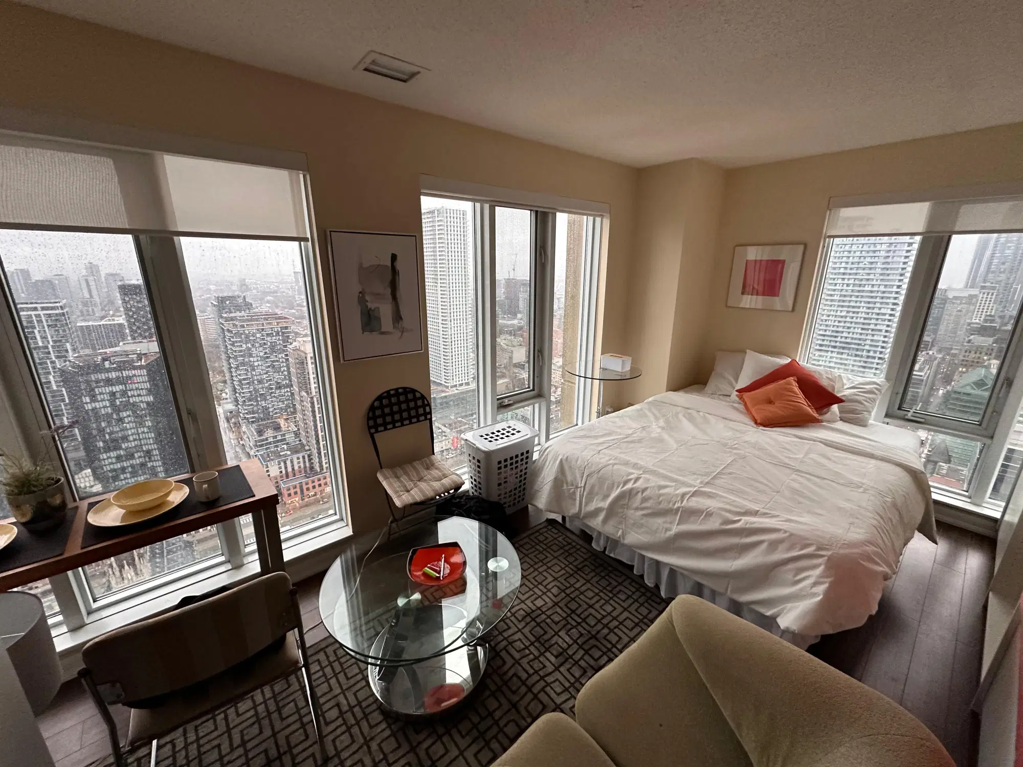 H4U Downtown Room - 200 Victoria Street, Toronto – Flex Room 1