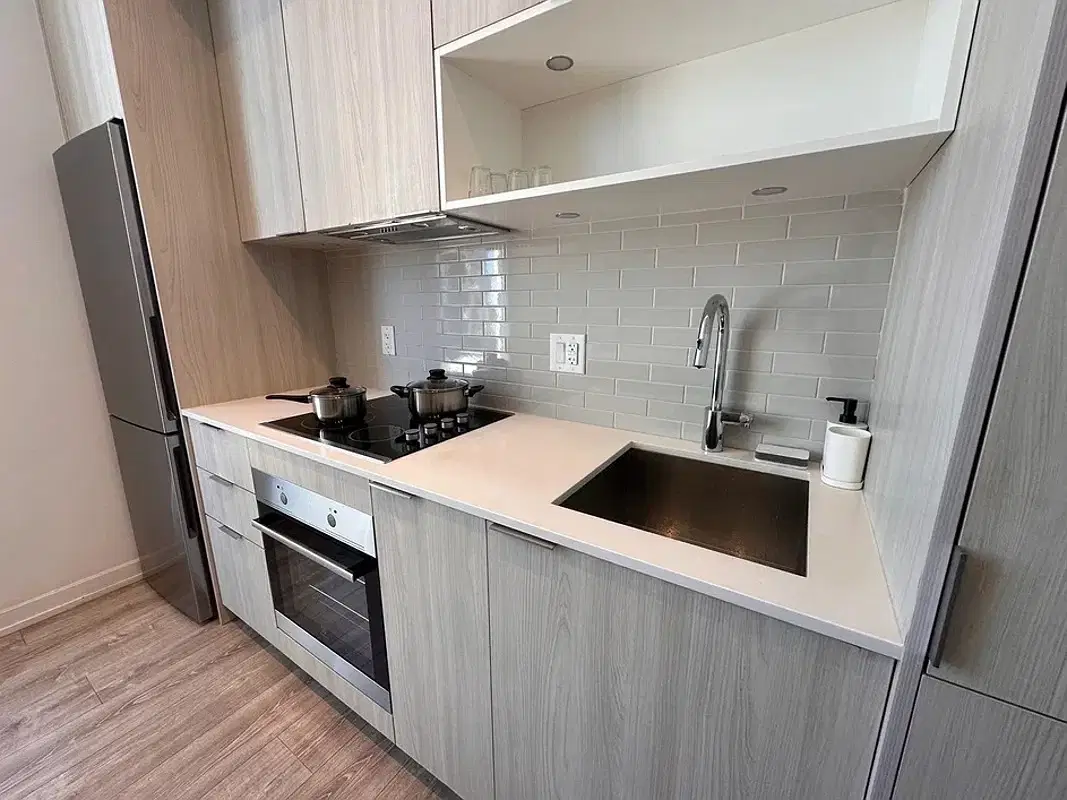 H4U Downtown Room - 385 Dundas Street, Toronto – Kitchen