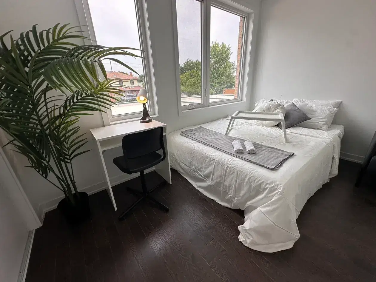 H4U 80 Green Gardens Blvd, Toronto – Deluxe Bedroom 3