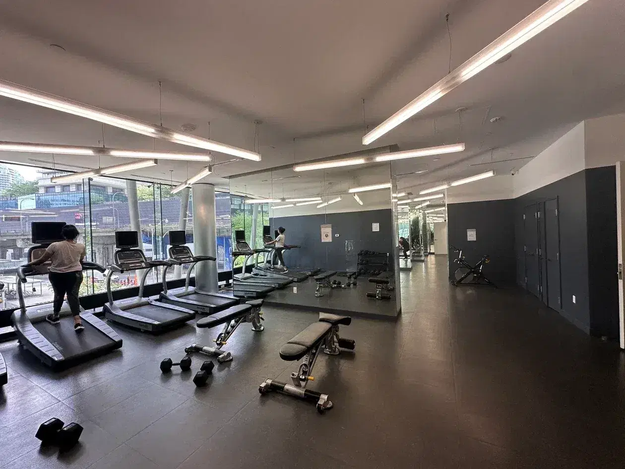 H4U Downtown Room - 15 York Street, Toronto – Amenities