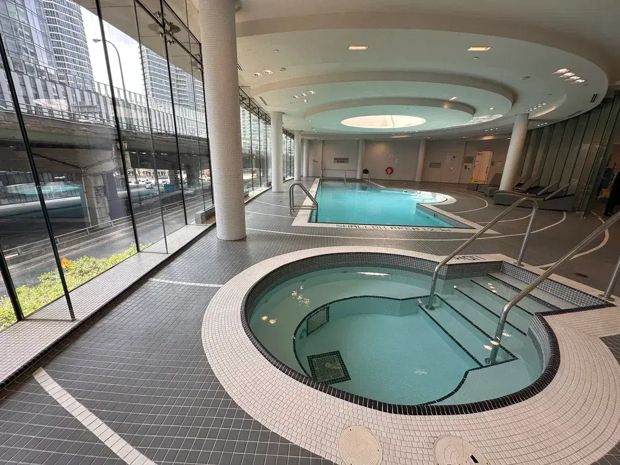 H4U Downtown Room - 15 York Street, Toronto – Amenities