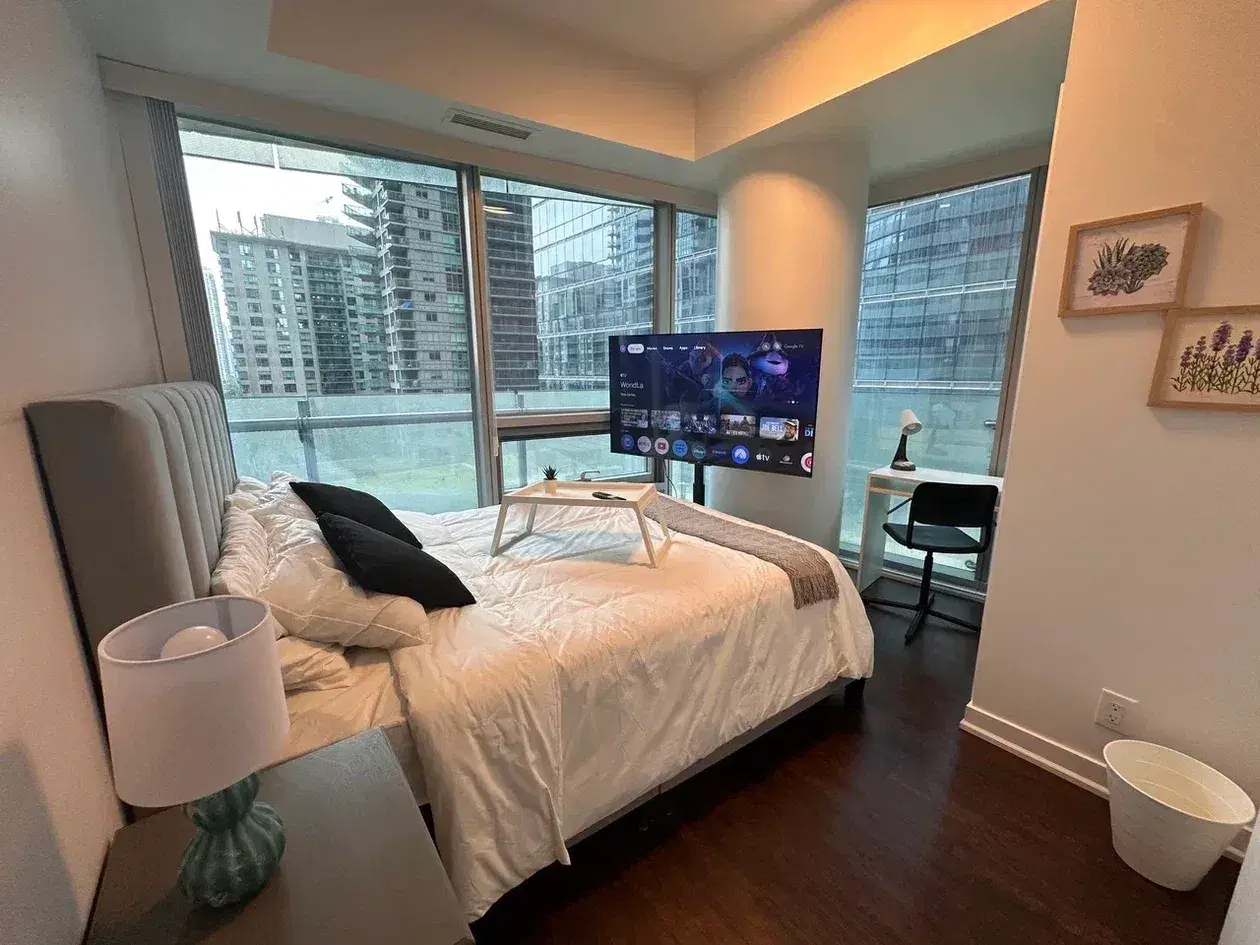 H4U Downtown Room - 15 York Street, Toronto – Deluxe Room