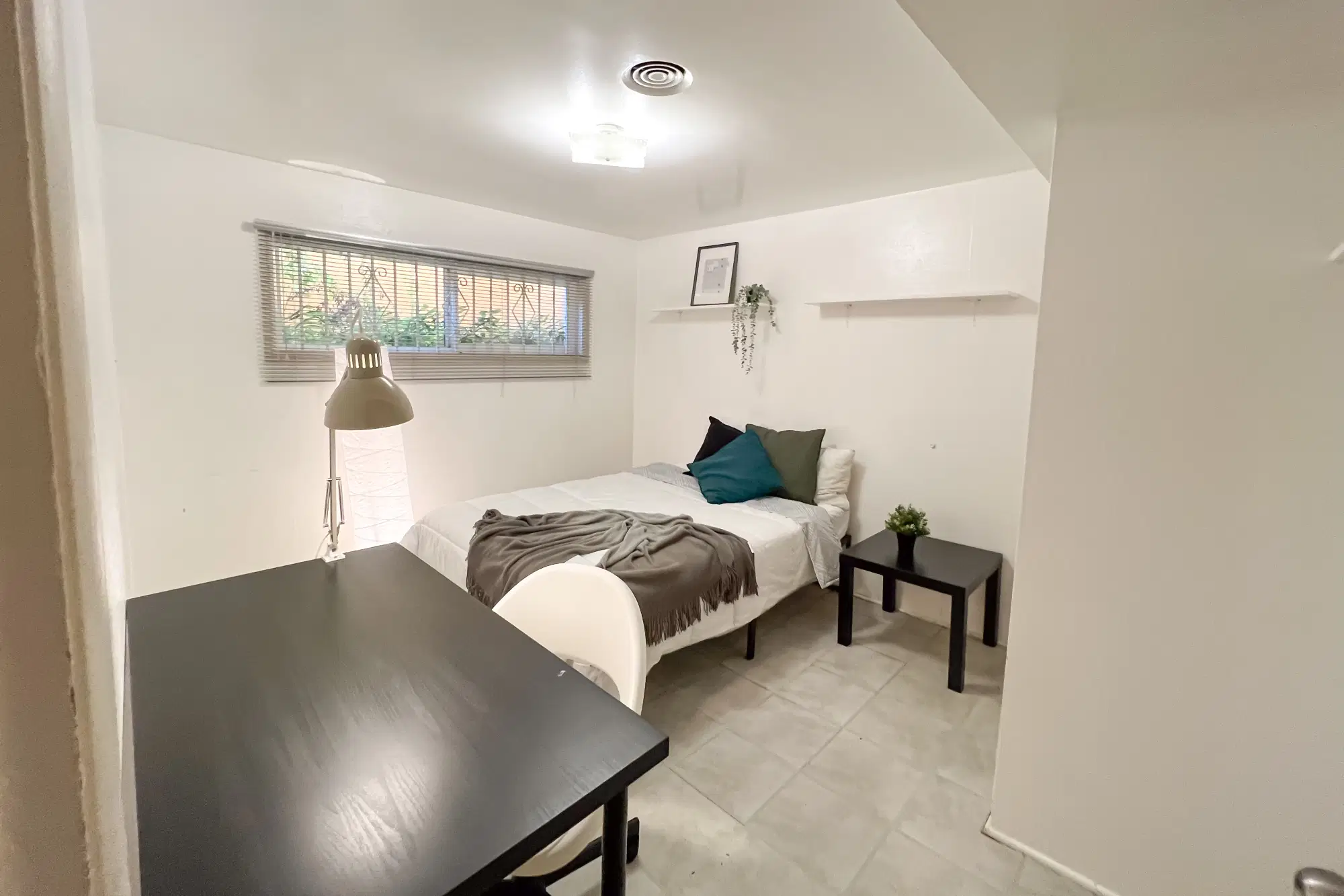 988 W 32nd Ave, Vancouver – Duvall Room (1 Bed 1 Bath)