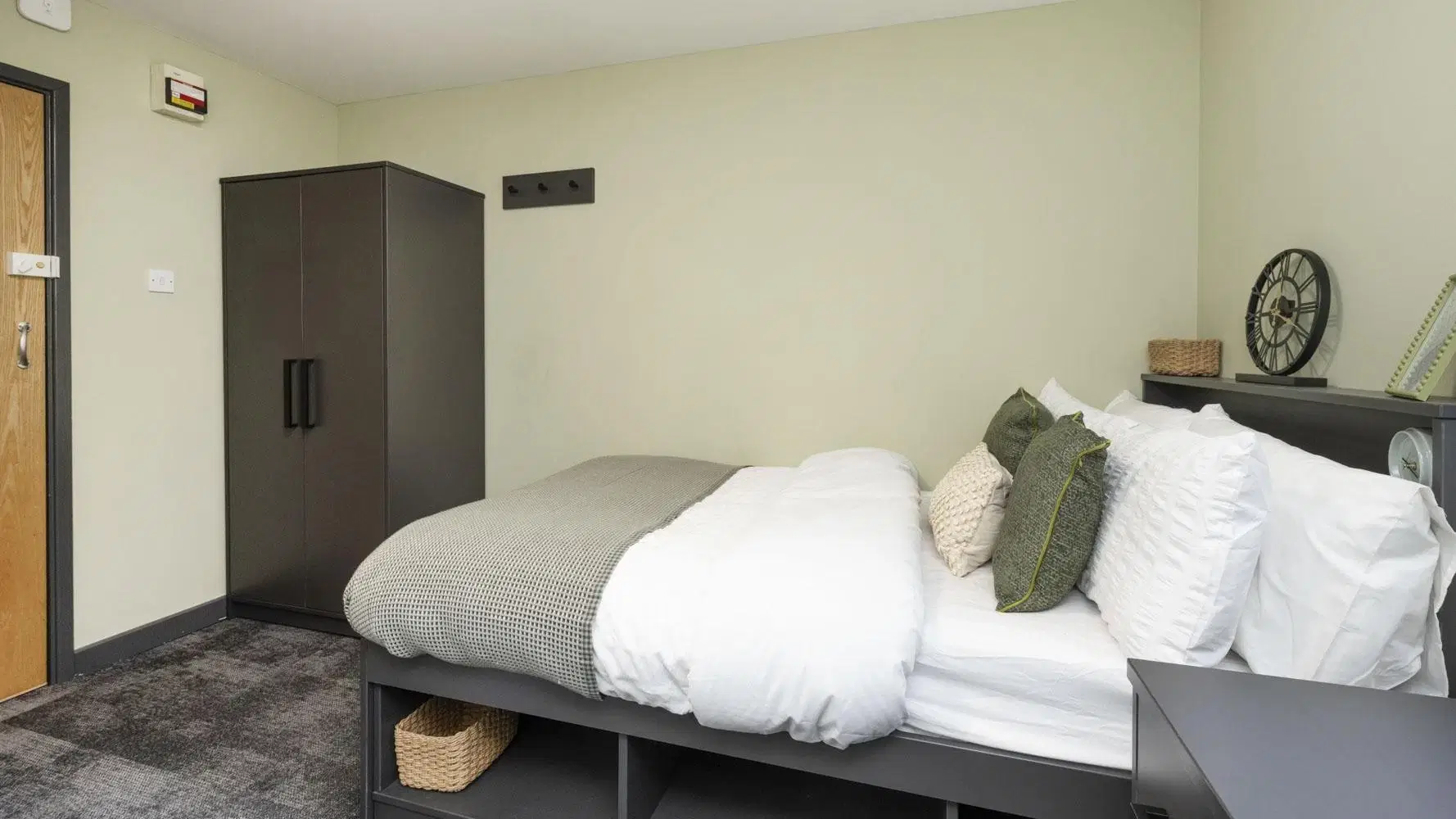 Dean House, London – Ensuite