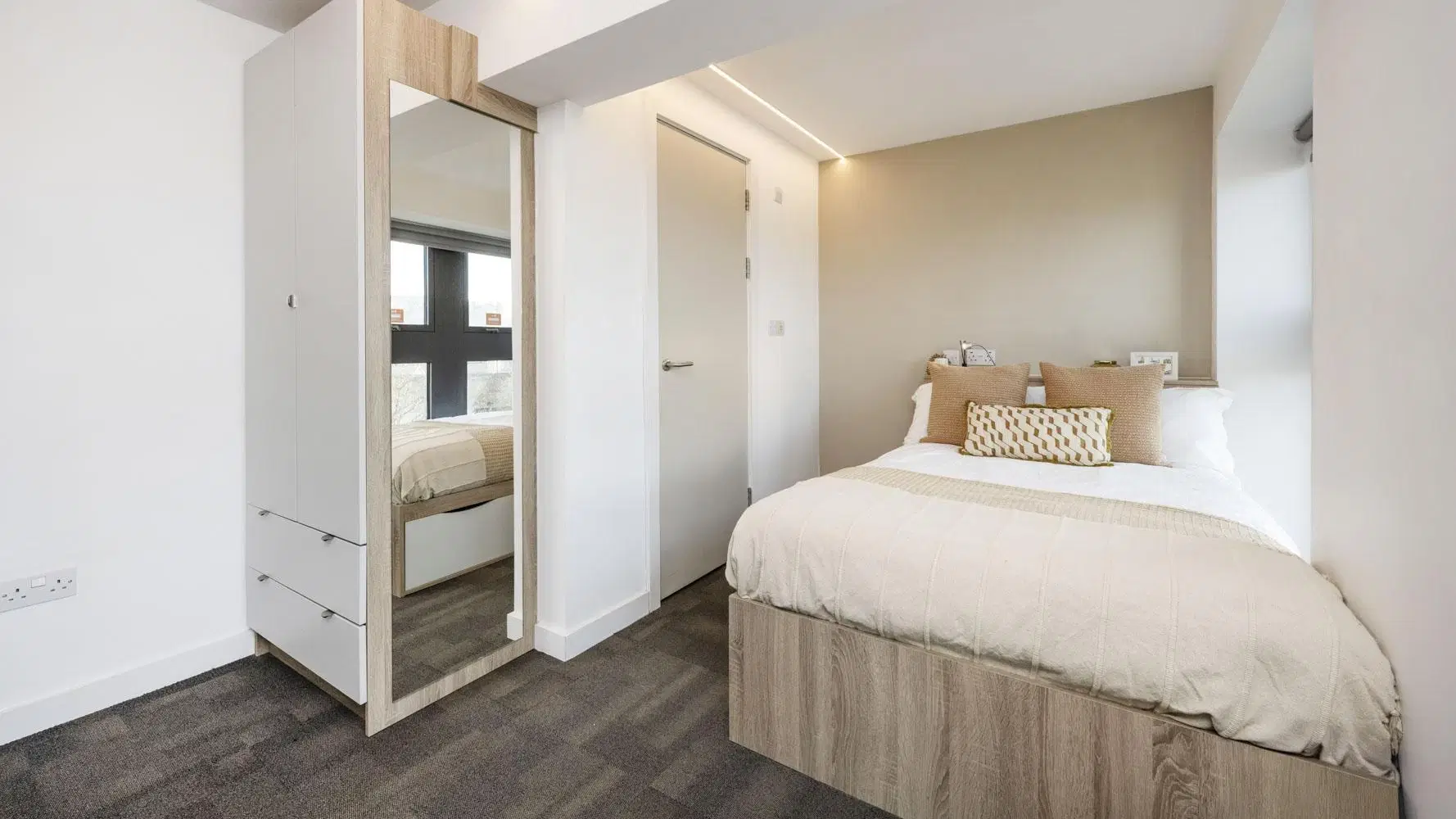 Gillows, Lancaster – Superior Ensuite