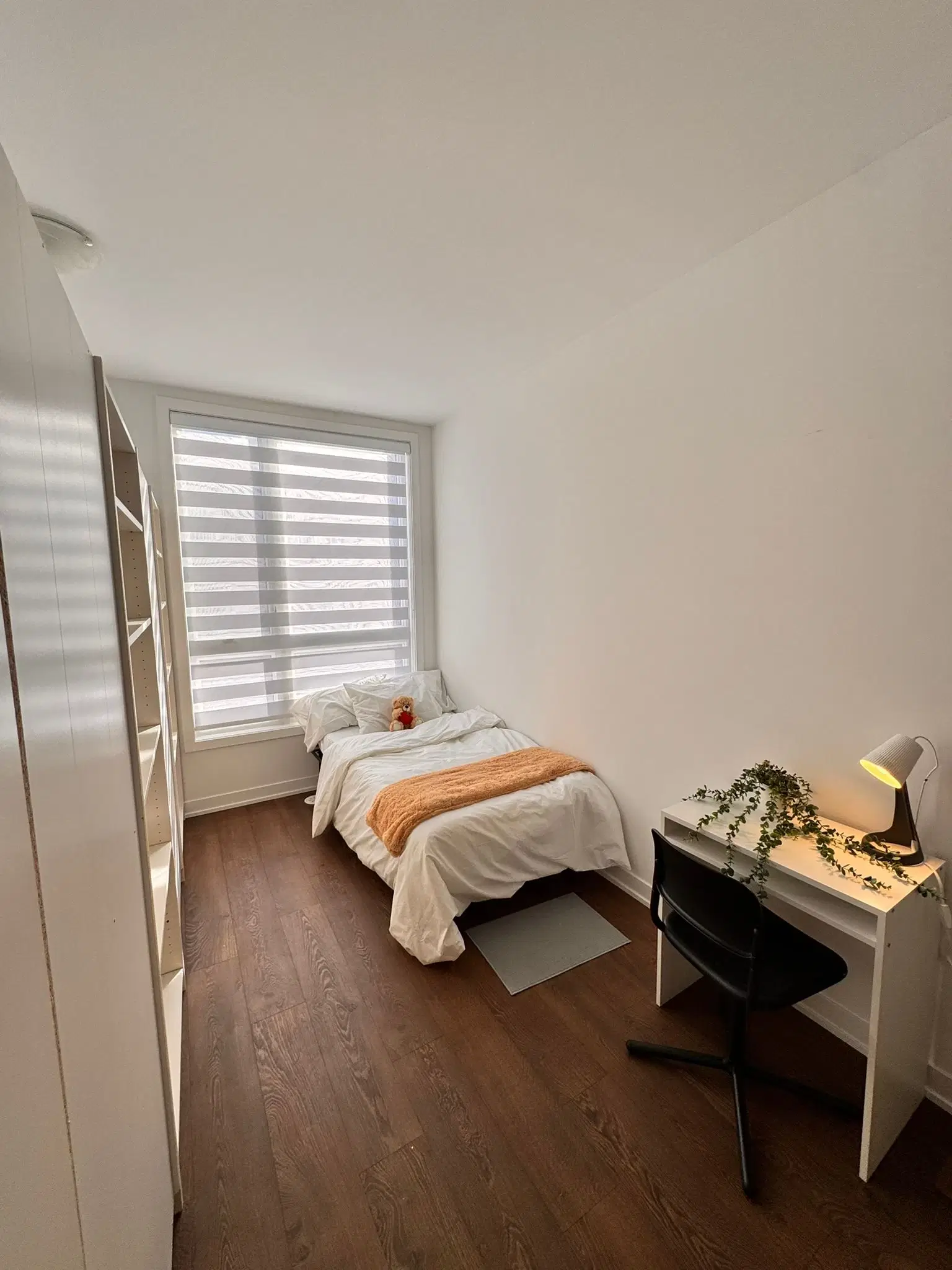 H4U North York Room - 3401 Dufferin Street, Toronto – Flex Room 3