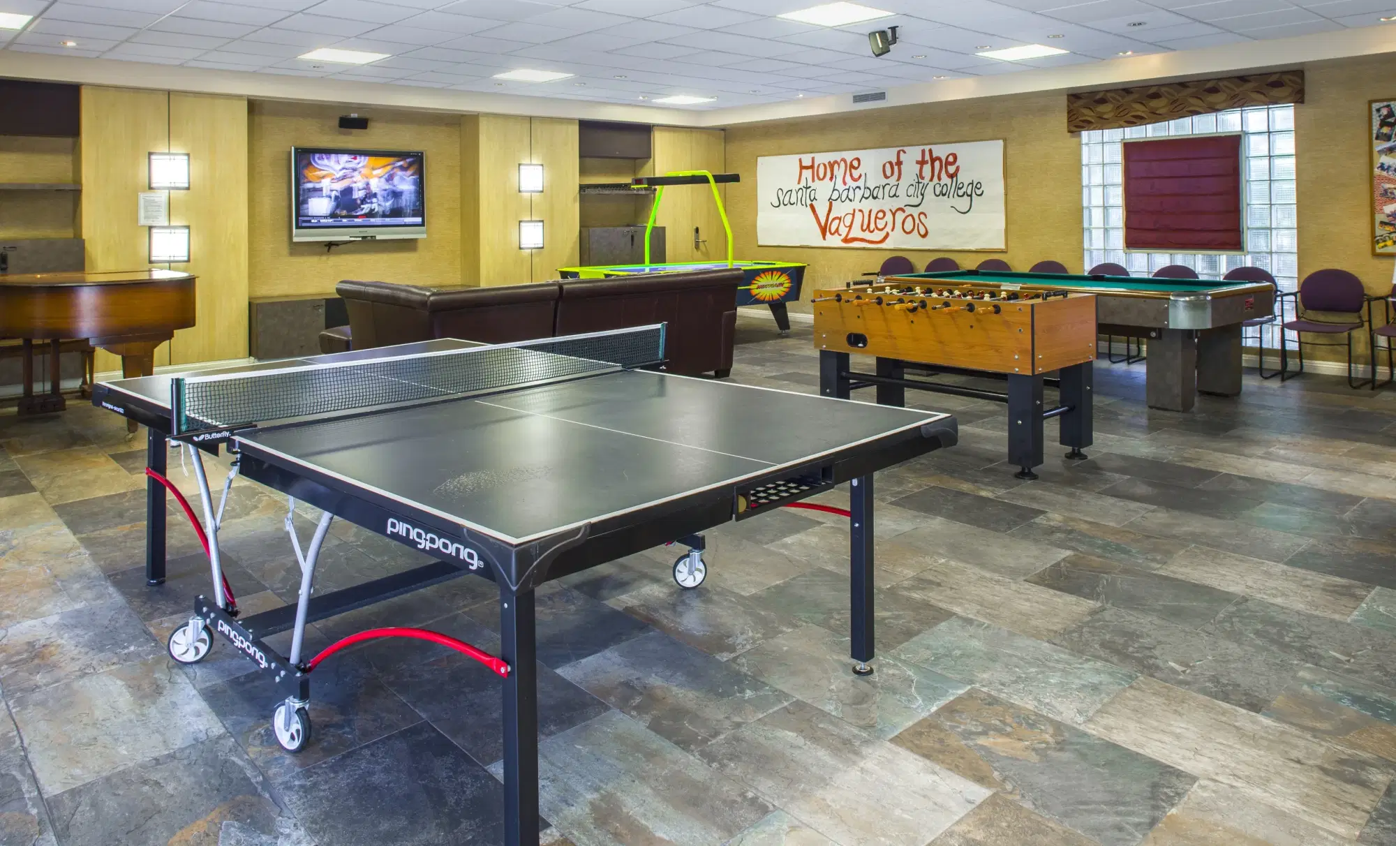 Tropicana Villas, Santa Barbara – Amenities