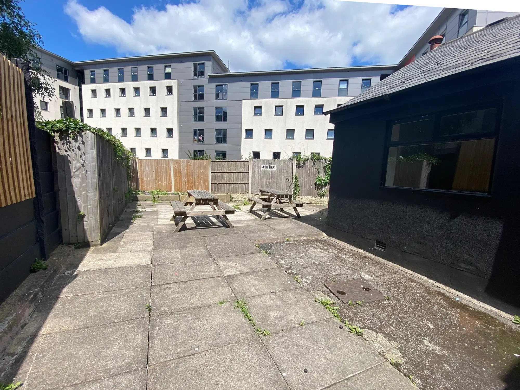 The Albion, Sheffield – Exterior