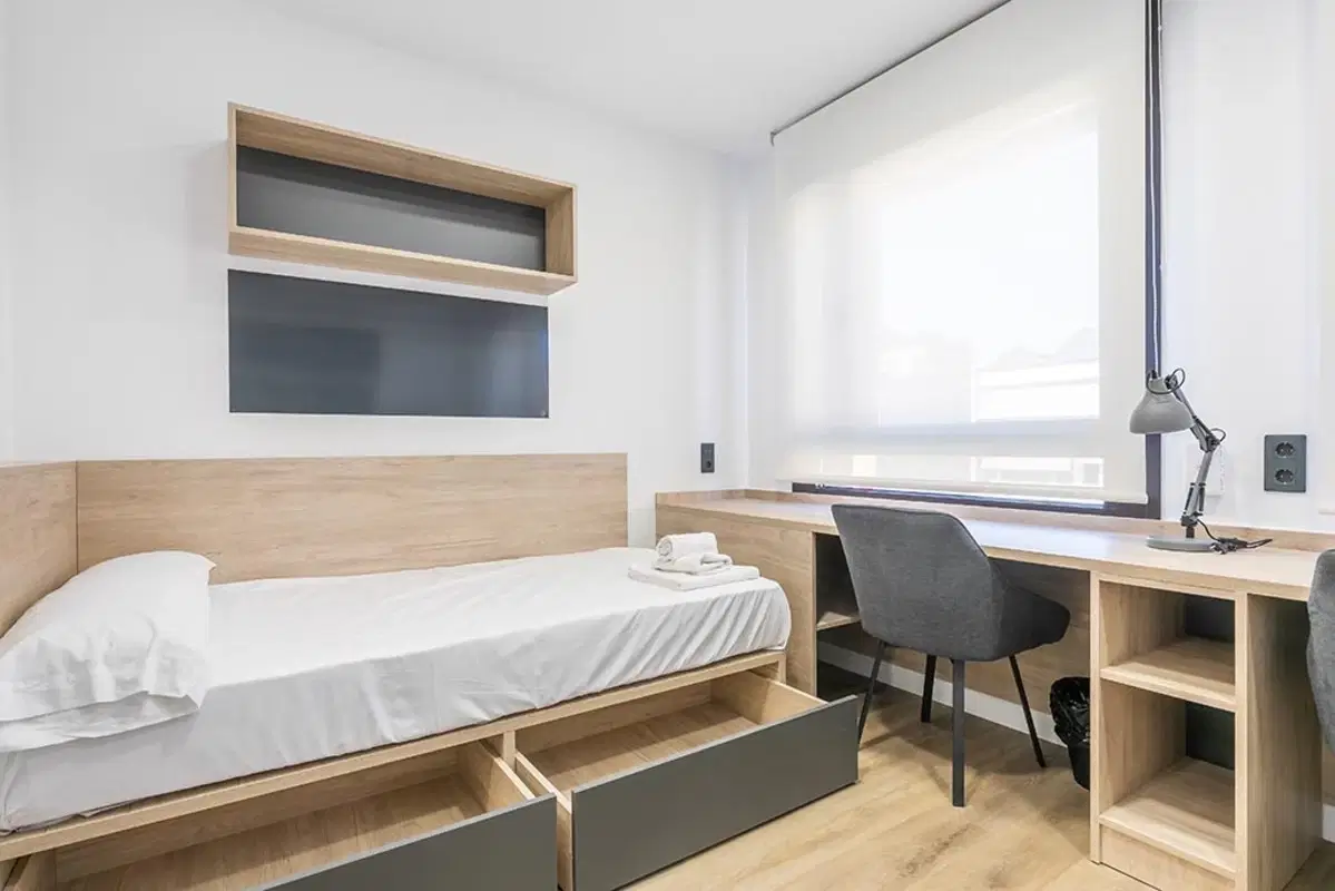 Micampus Foronda 7, Madrid – Double Room