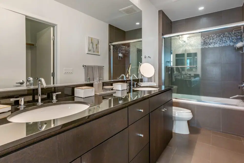 West 6th, Tempe – Bathroom