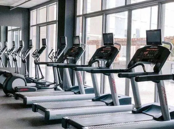 University House, Tempe – Amenities