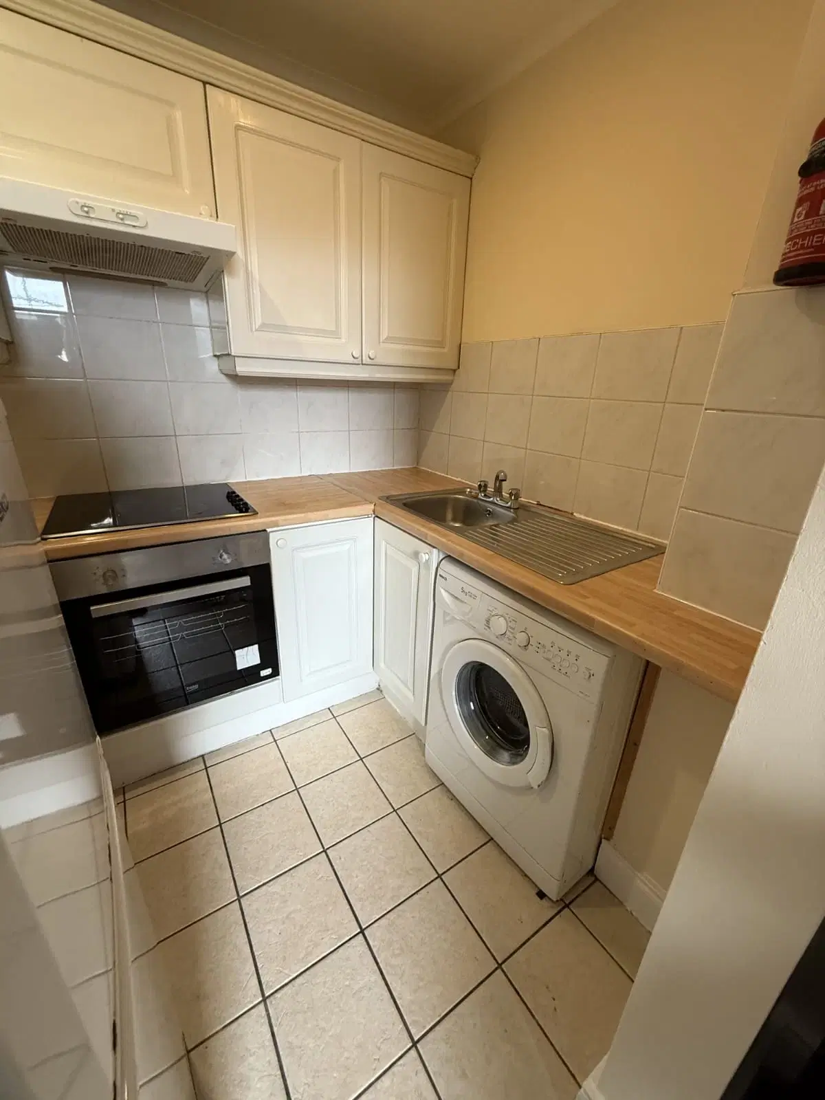 Room in a 2 Bedroom Apartment, Charles Street Great, Mountjoy, Dublin 1 – Kitchen