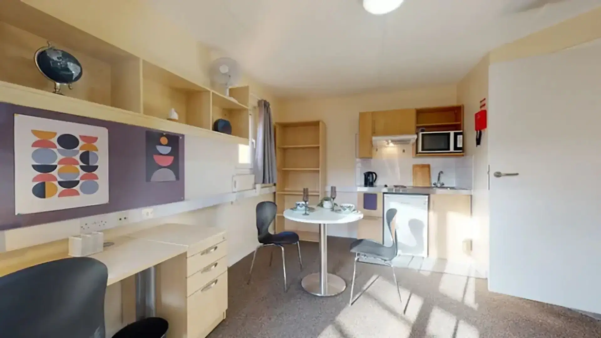 Creek Court, London – Amenities
