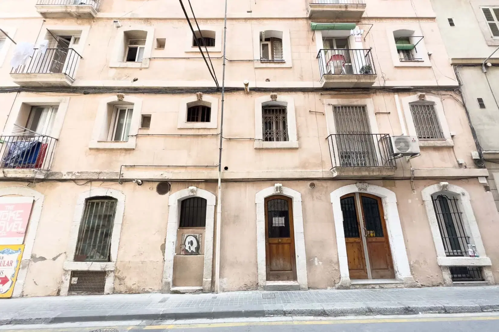 SPC 8003, Barcelona – Exterior