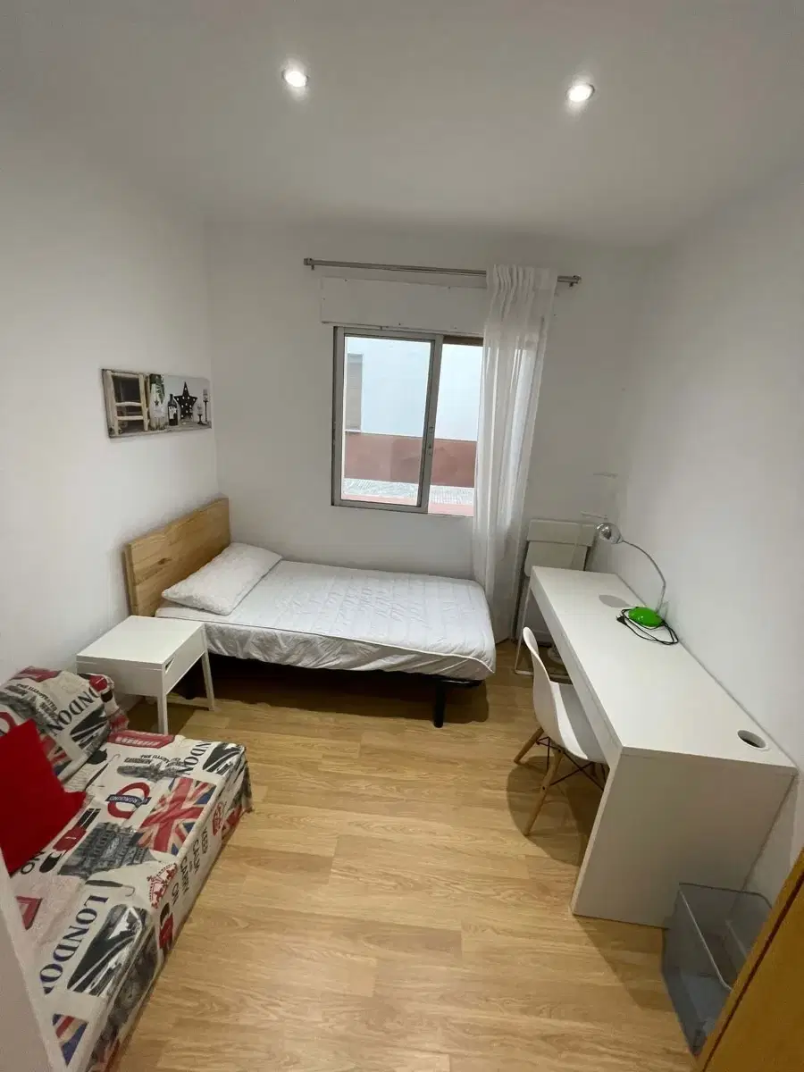 SPC 28005, Madrid – 4 Bedroom 2 Bathroom (Ronda De Segovia)