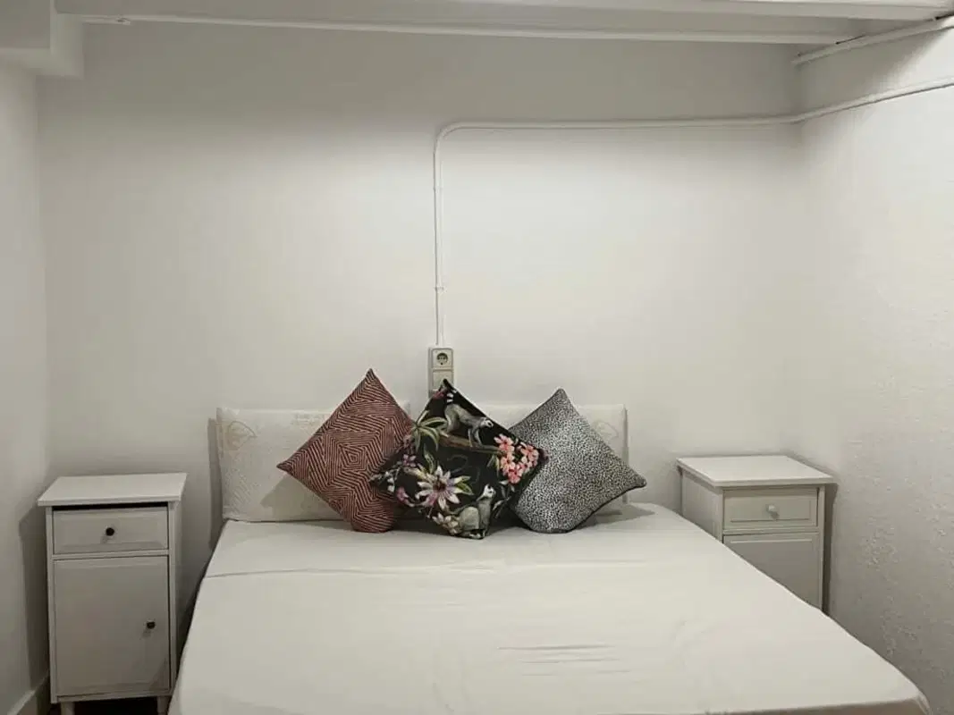 SPC 8003, Barcelona – #177355: Room in a 3 Bedroom 3 Bathroom (Carrer dels Agullers)