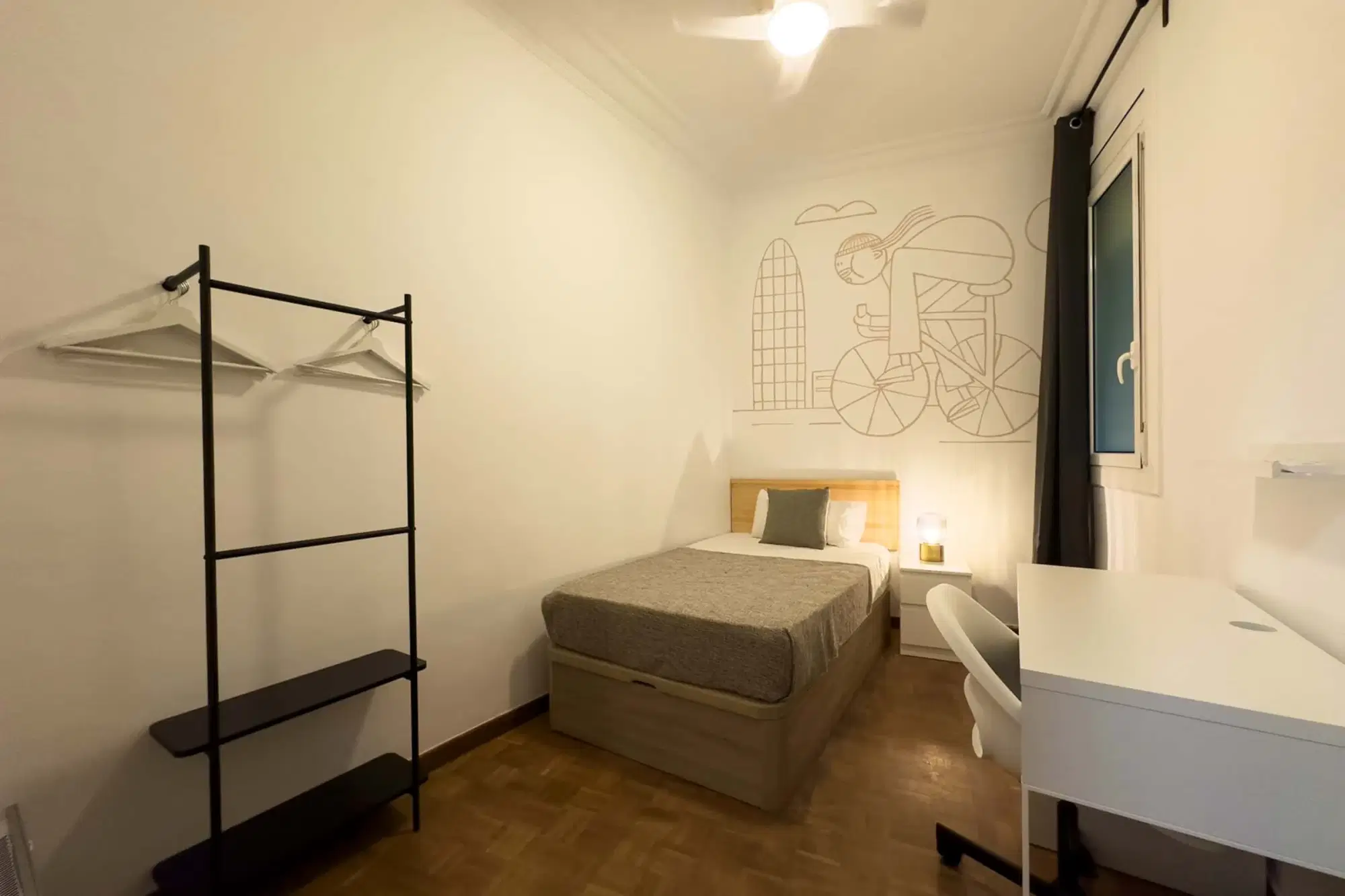SPC 8003, Barcelona – #133892: Room in a 6 Bedroom 2 Bathroom (Carrer de les Jonqueres)