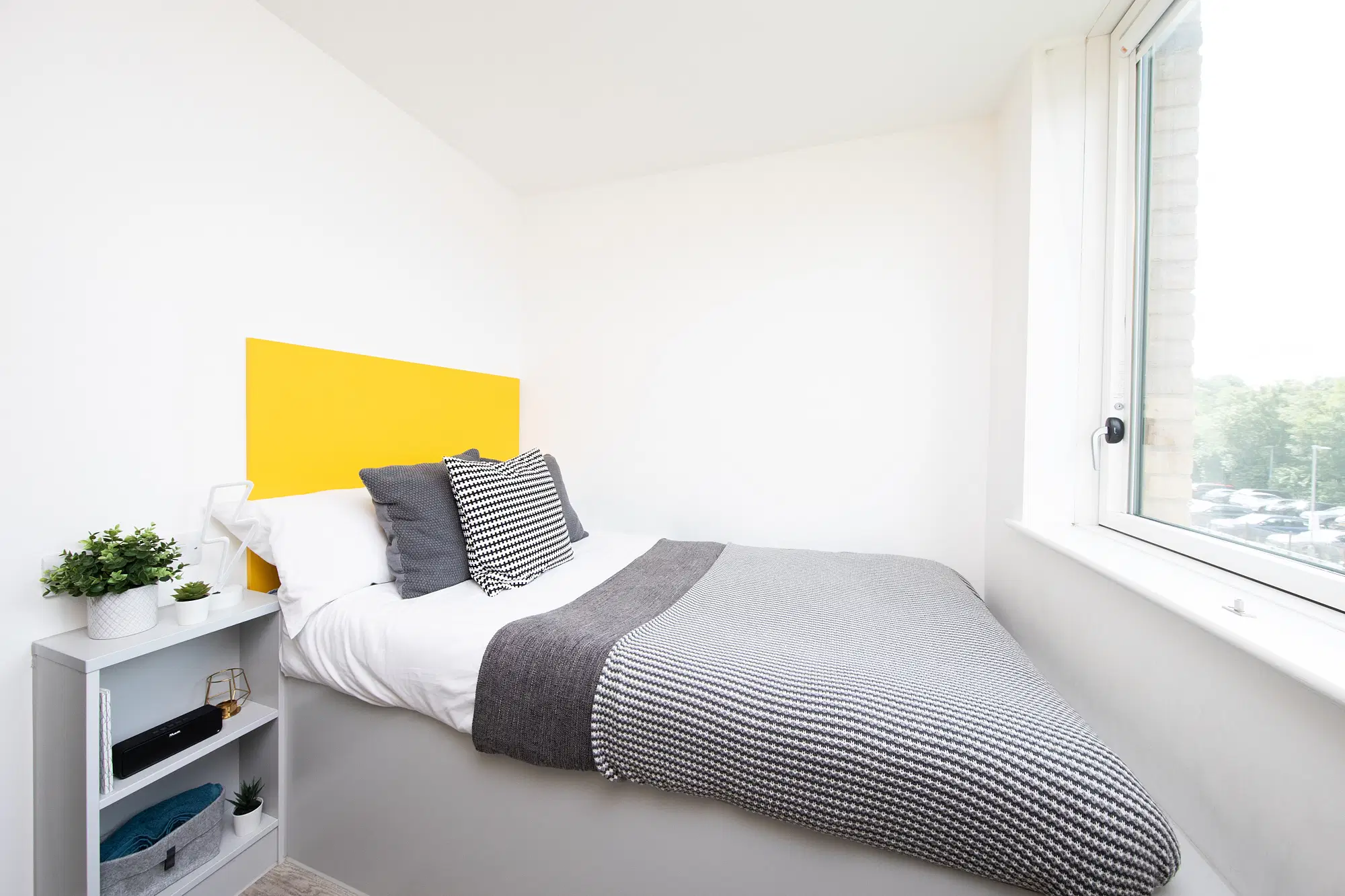 Collegiate Cathedral Point, Winchester – Bronze Ensuite