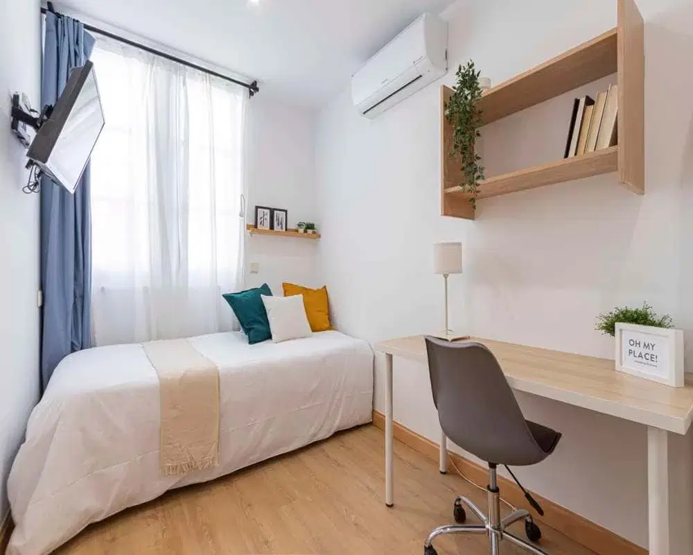 SPC 28004, Madrid – #31190: Room in 3 Bed 3 Bath (Calle De San Lorenzo)
