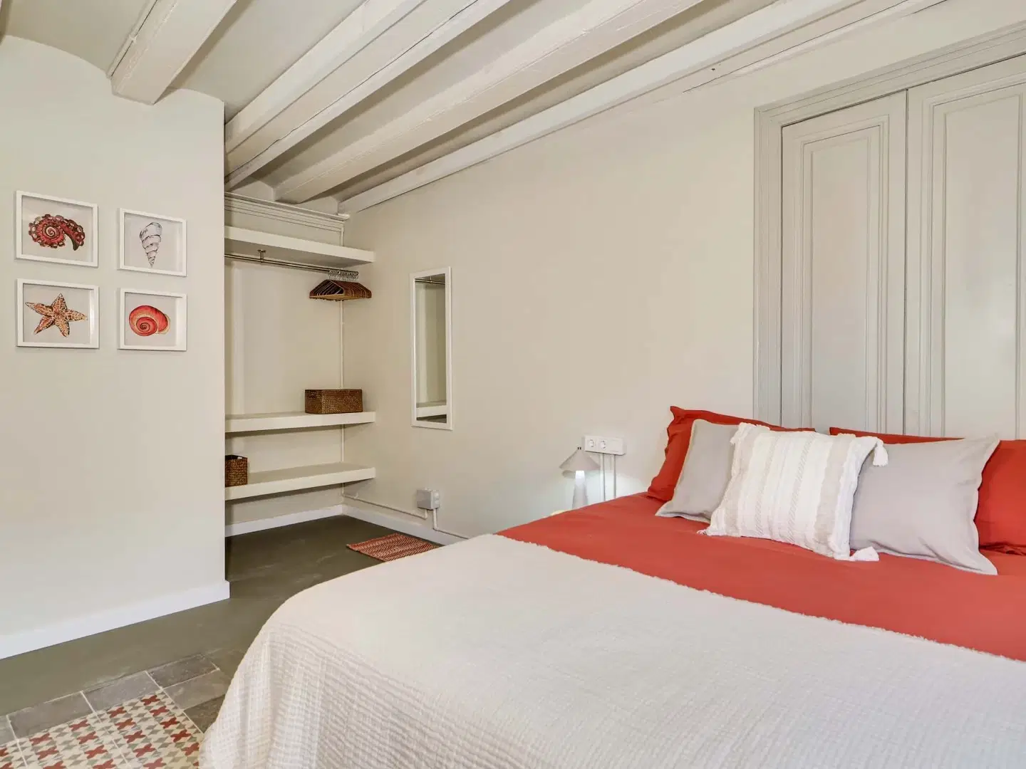 SPC 8002, Barcelona – #166759: Room in a 4 Bedroom 2 Bathroom (Carrer De Les Heures)