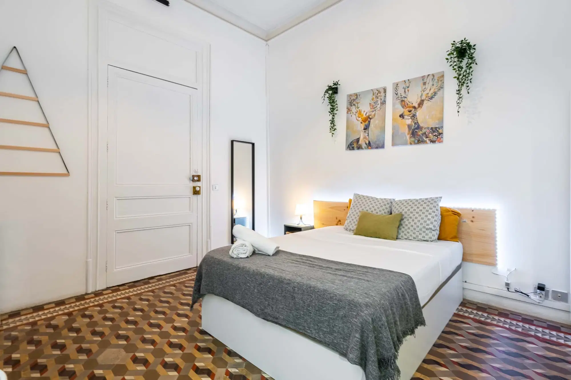 SPC 8003, Barcelona – #87113: Room in a 8 Bedroom 2 Bathroom (Carrer de les Jonqueres)