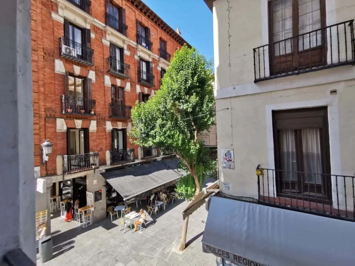SPC 28012, Madrid – Exterior