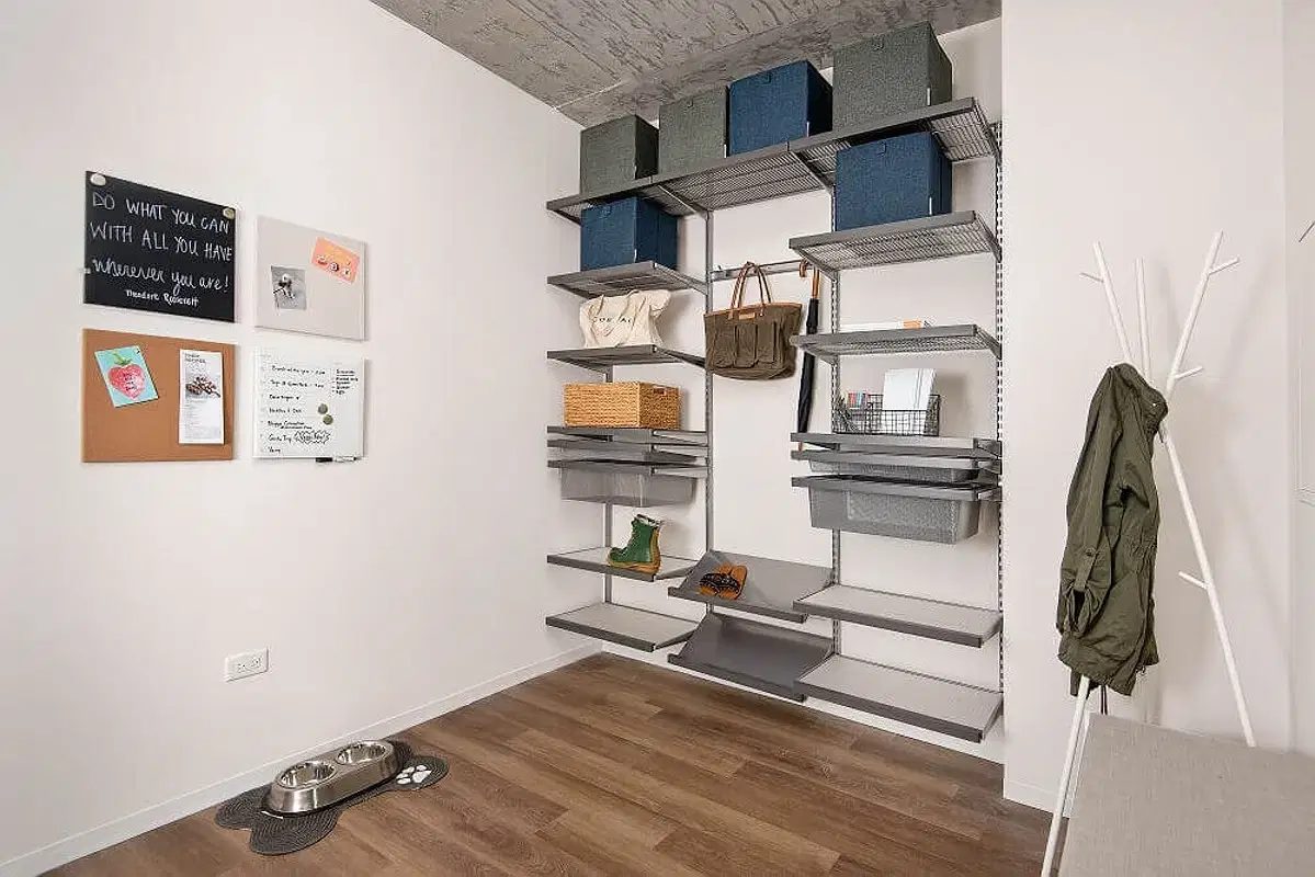 Coeval, Chicago – Amenities