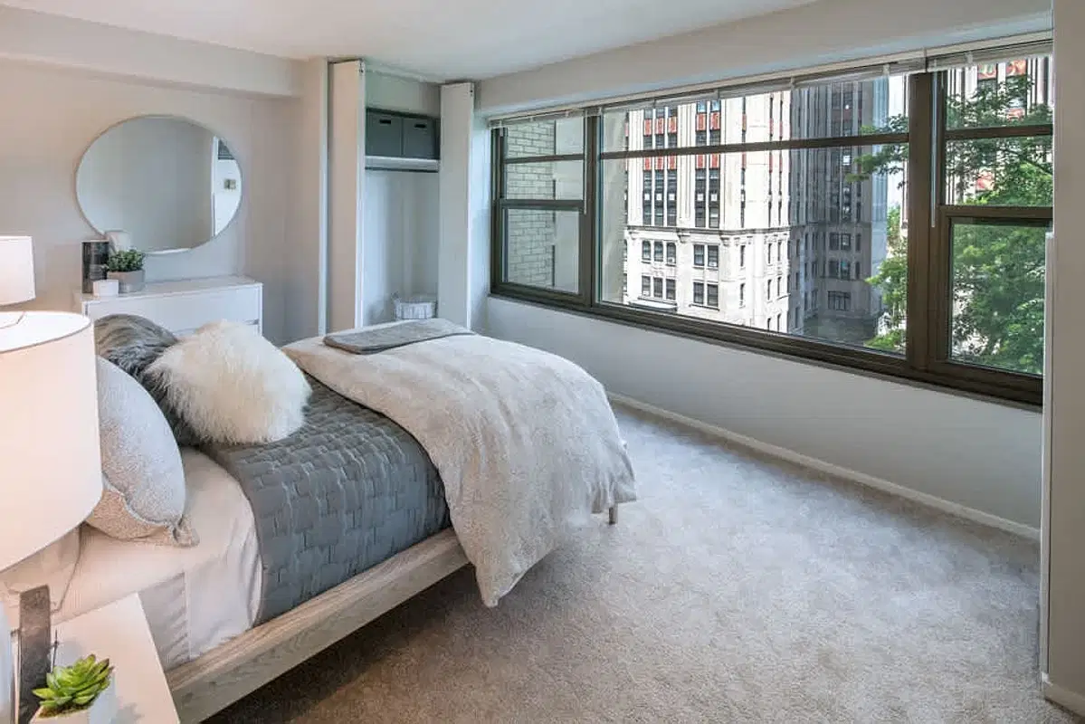 Twin Towers Apartments, Chicago – 1 Bed 1 Bath