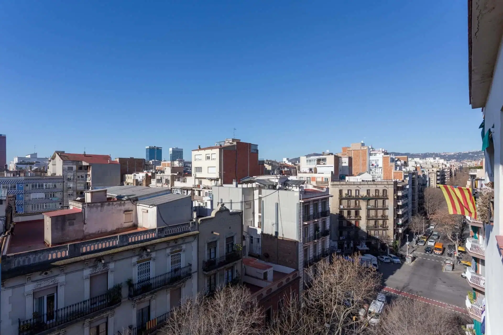 SPC 8015, Barcelona – Exterior