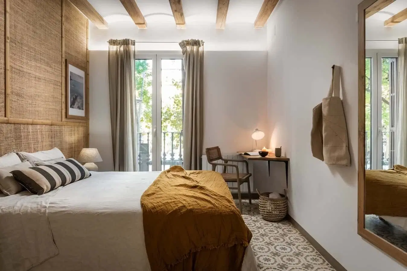 SPC 8015, Barcelona – #160351: 2 Bed 2 Bath (Carrer De Manso)