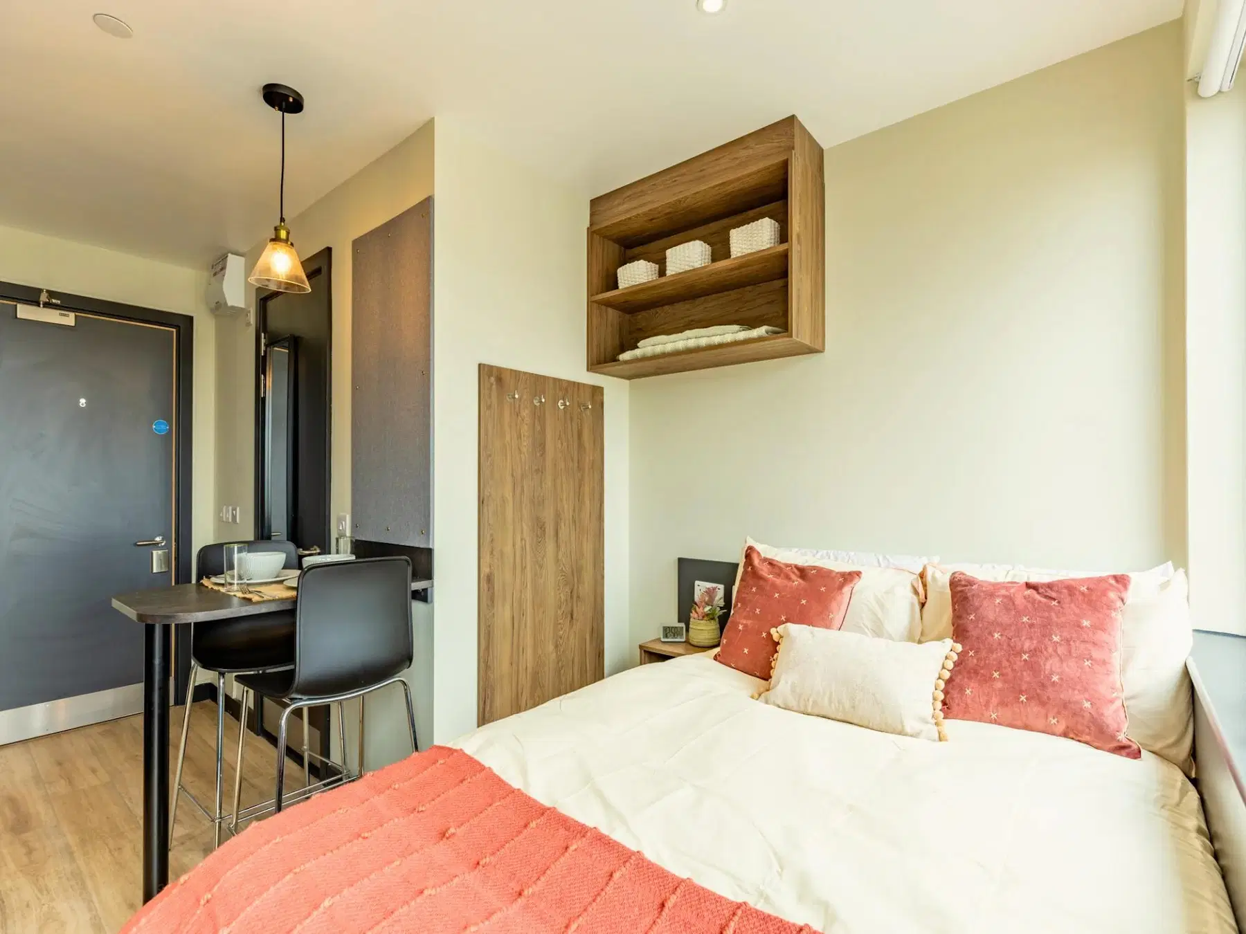 Crown House, Brighton – Premium Studio
