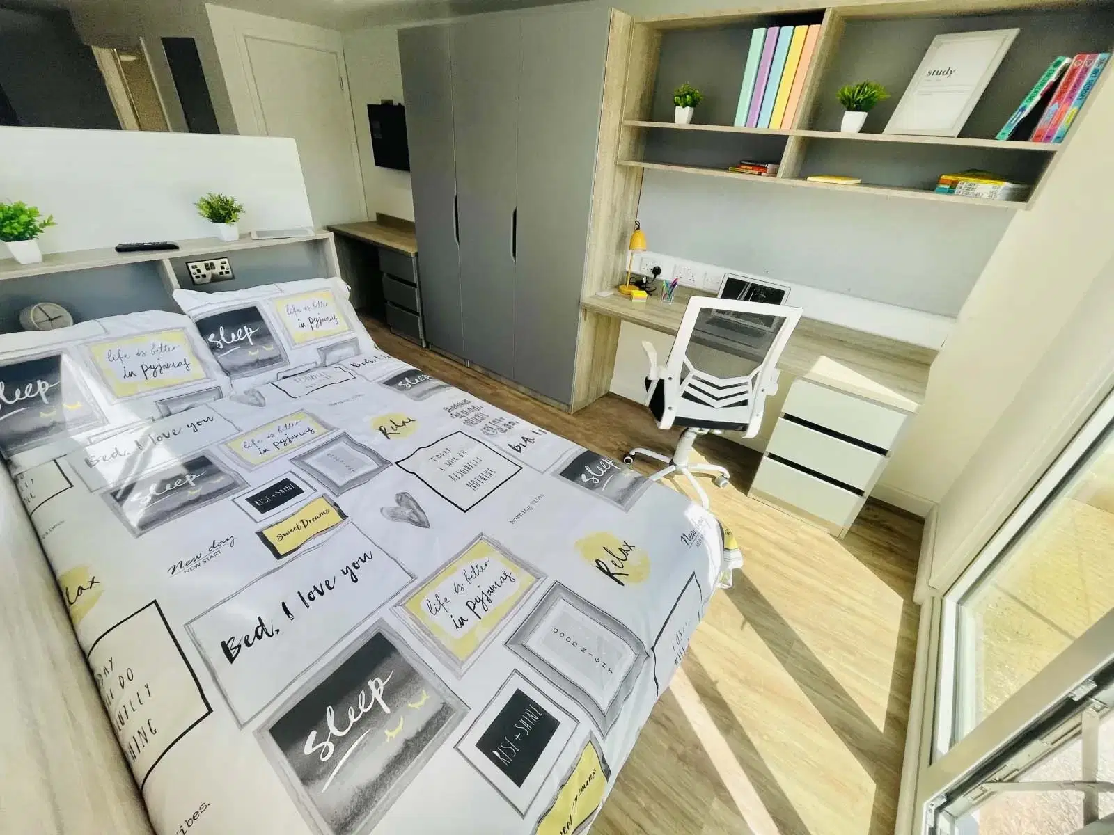Albany Student Village, Coventry – Studio (Top Floor)