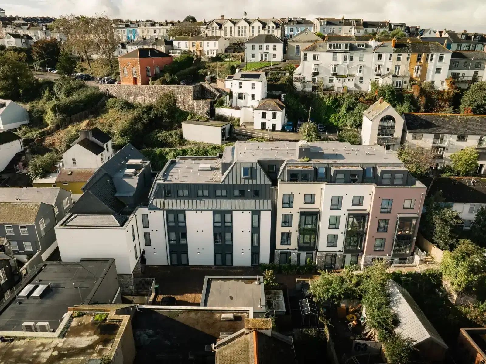 Hydrogen, Falmouth – Exterior