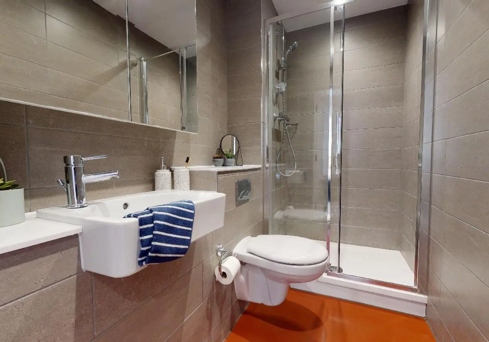 iQ The Podium, Egham – Standard 2 Bedroom Apartment Middle