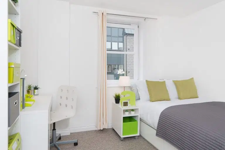 Froghall, Aberdeen – Premium Plus 5 Bed Flat