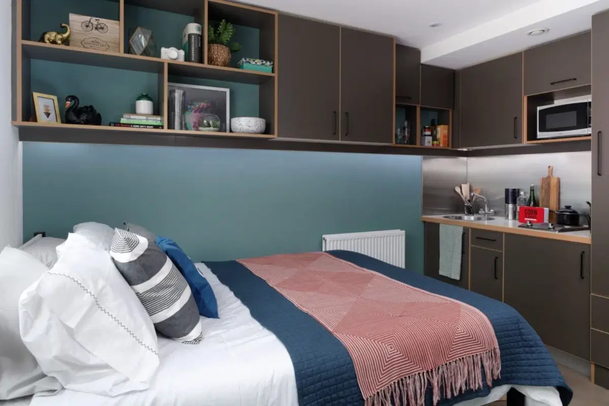 Ravenscourt House, London – Premium Studio
