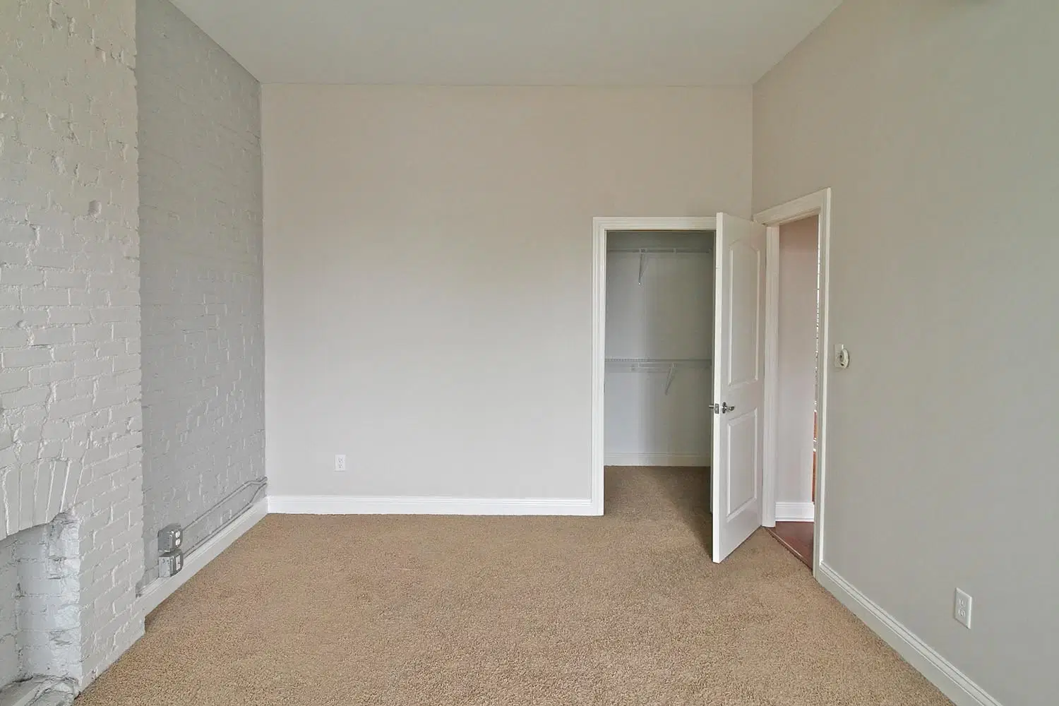 Gerhardt, St. Louis – 2 Bed 1 Bath