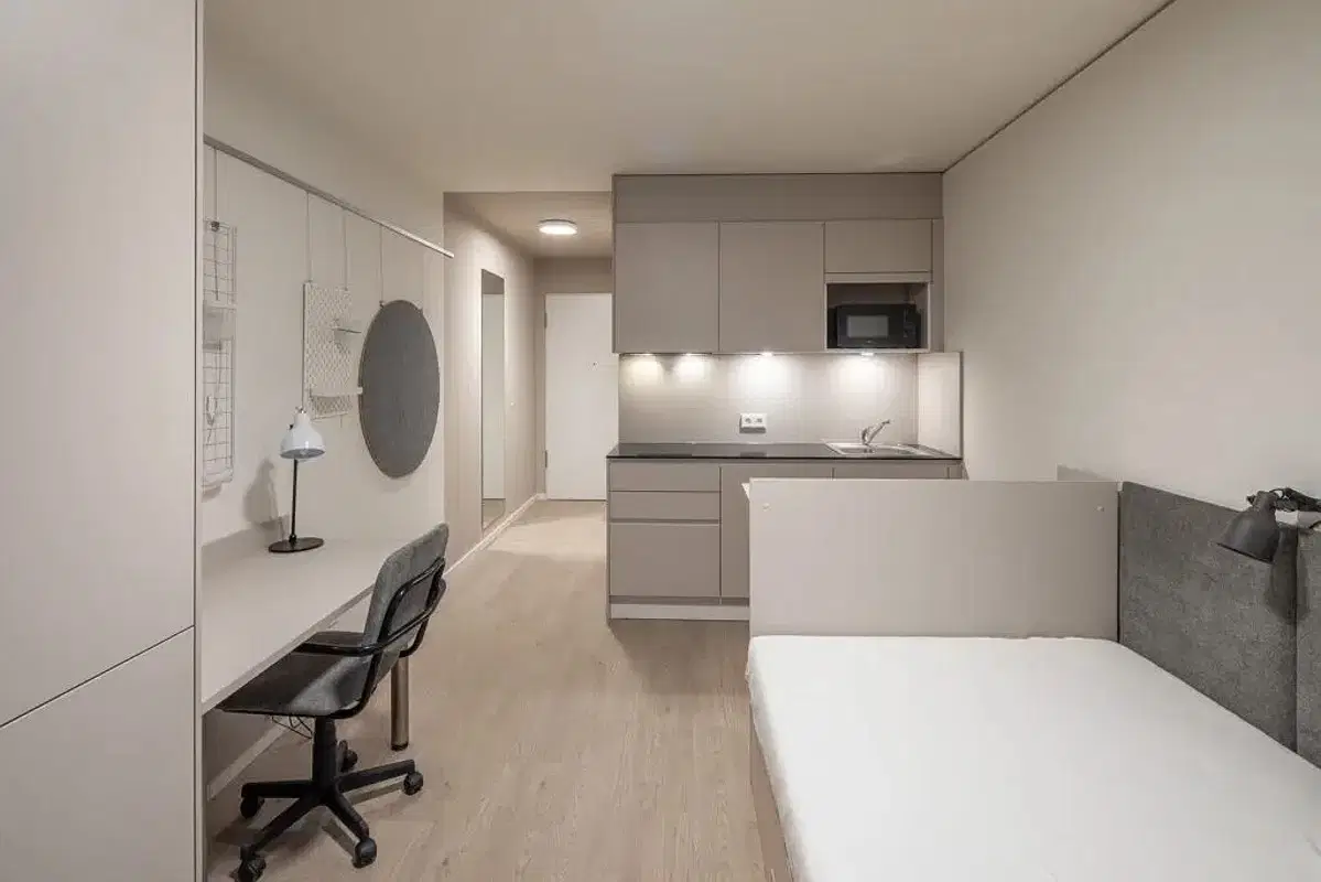 The FIZZ Berlin, Berlin – Single Studio