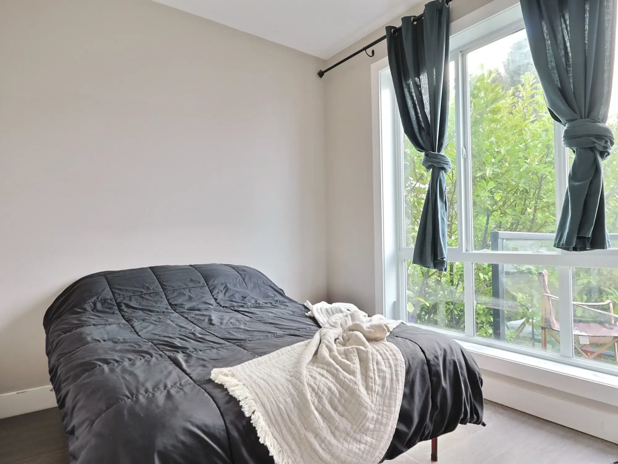 1369 East Broadway, Vancouver – Guadalajara Room (1 Bed 1 Bath)