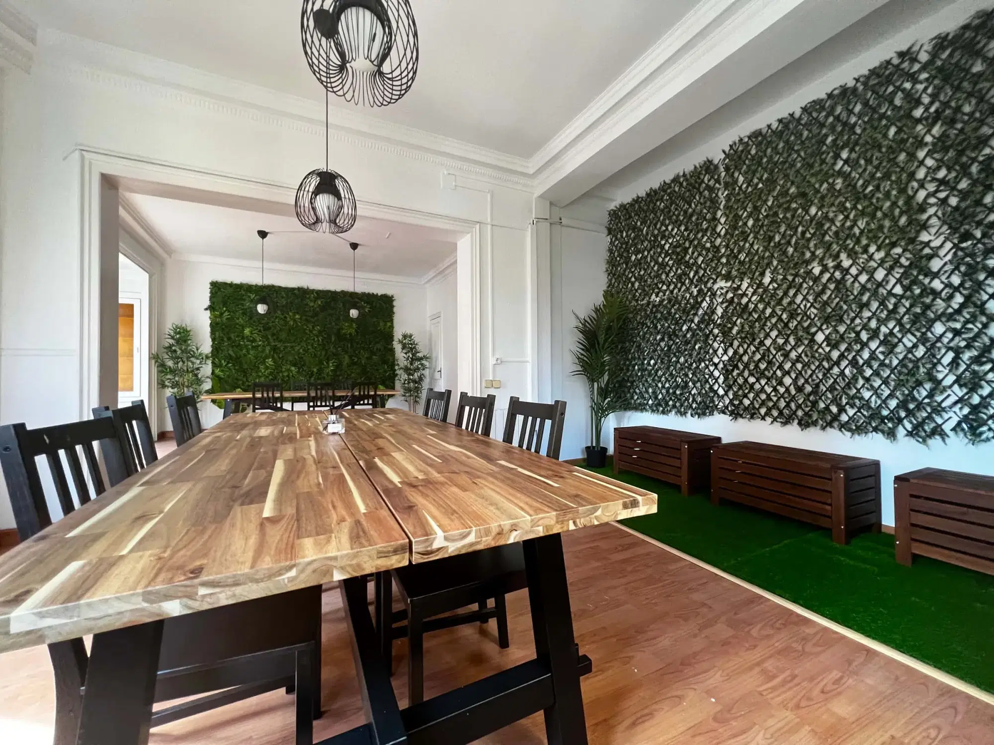 SPC 8011, Barcelona – Amenities