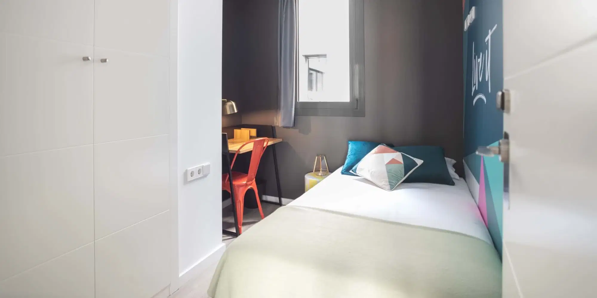 SPC 8001, Barcelona – #84974: Room in a 4 Bedroom 1 Bathroom (Carrer De La Unió)