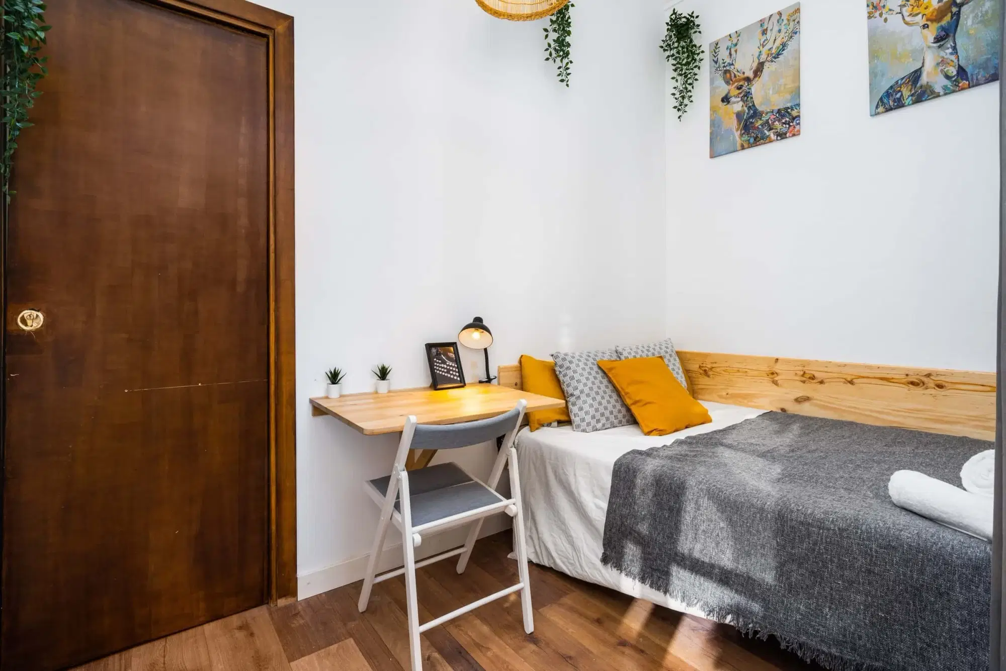 SPC 8001, Barcelona – #87330: Room in a 4 Bedroom 2 Bathroom (Carrer D'en Xuclà)