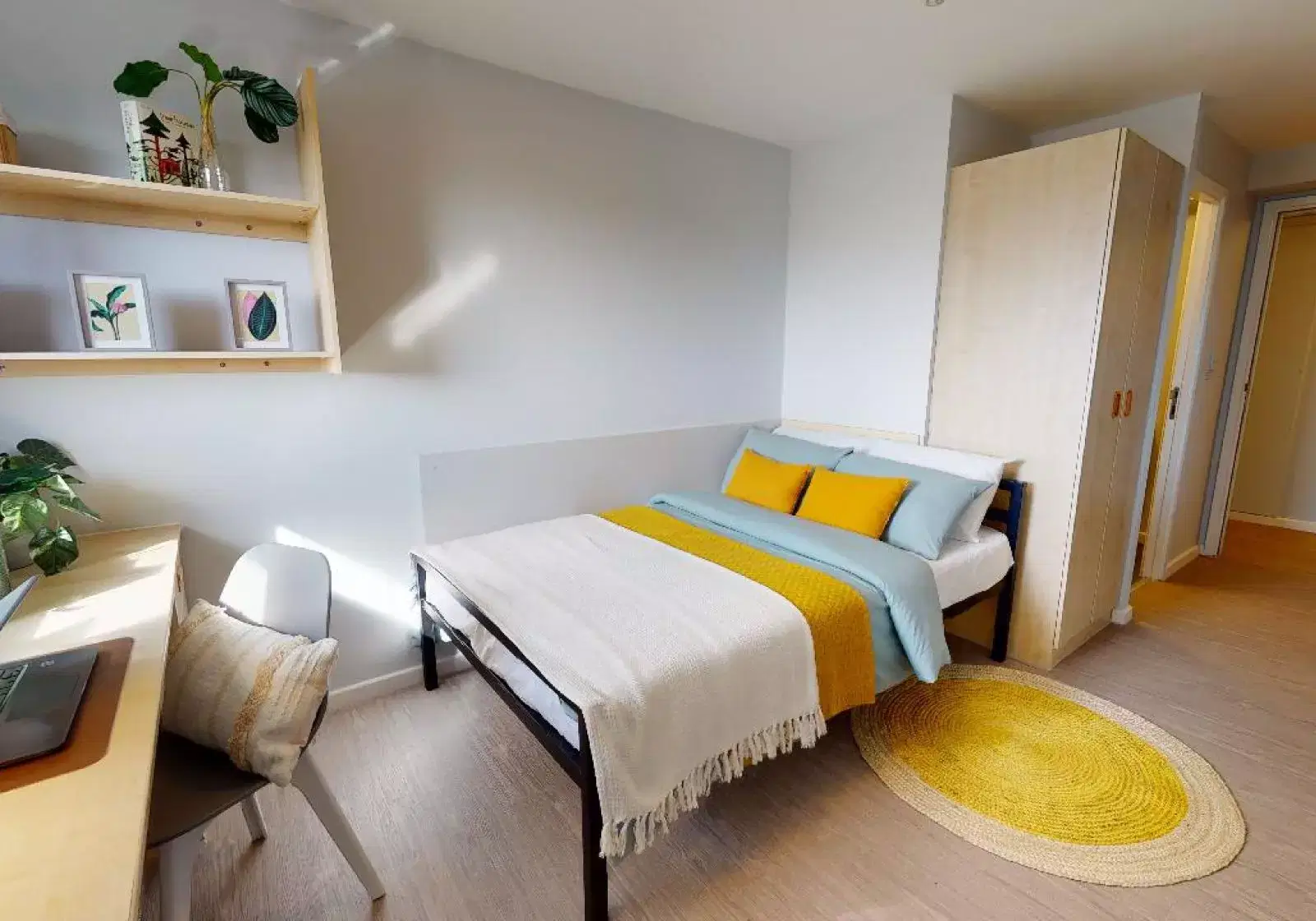 iQ Opal Court, Leicester – Bronze En Suite