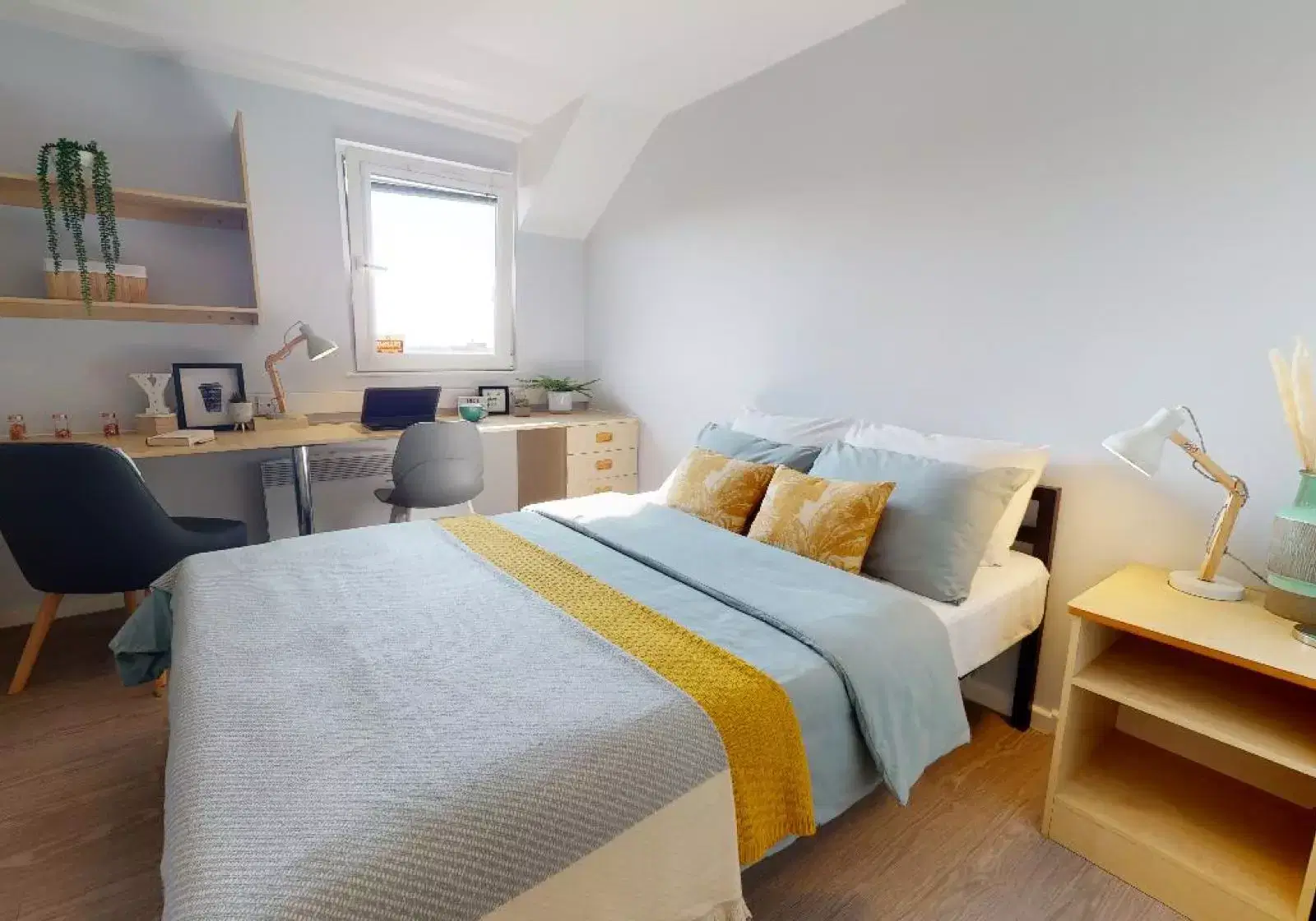 iQ Opal Court, Leicester – Silver En Suite Plus