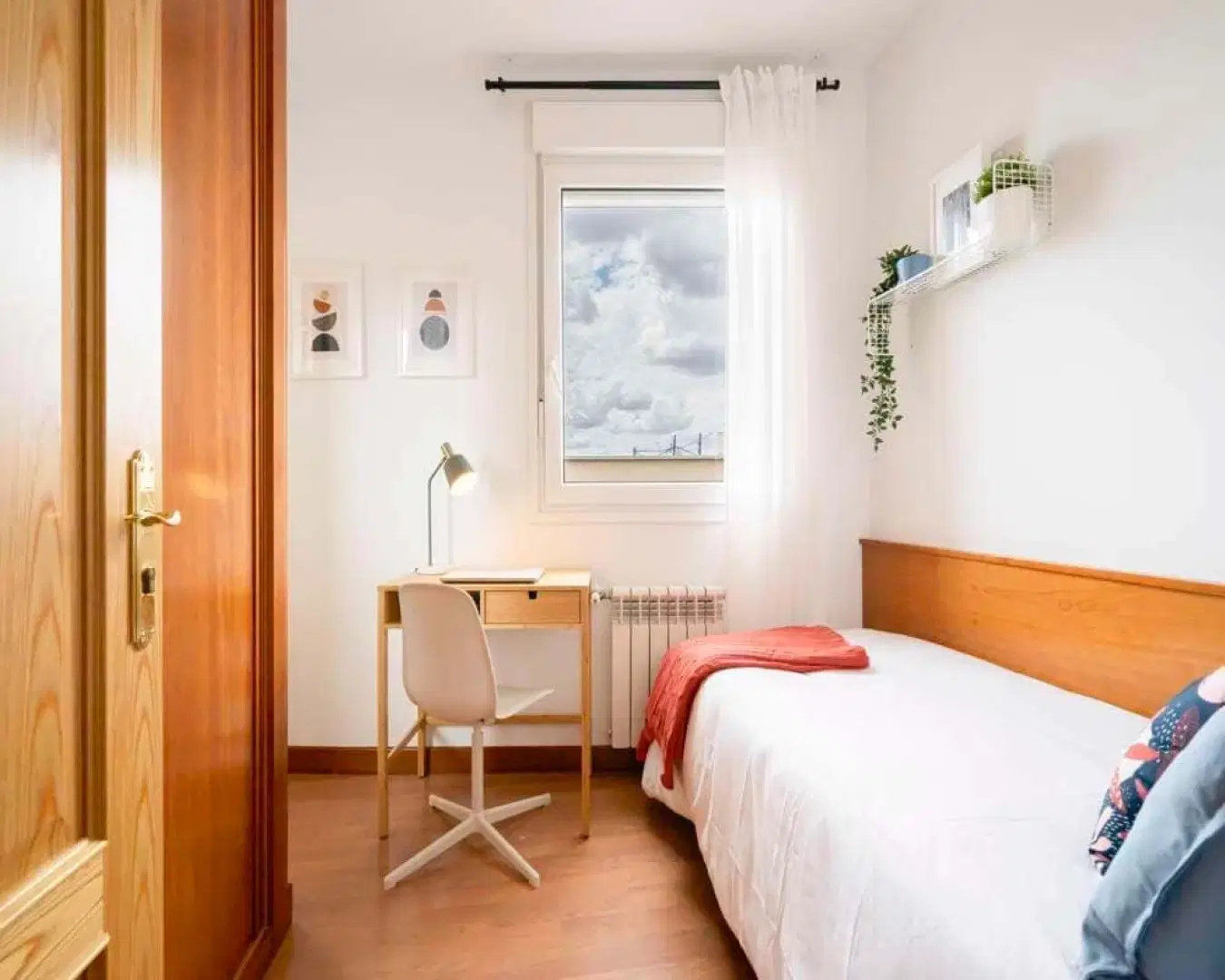 SPC 28020, Madrid – #31166: Room in 12 Bedroom 10 Bathroom (Calle De Bravo Murillo)