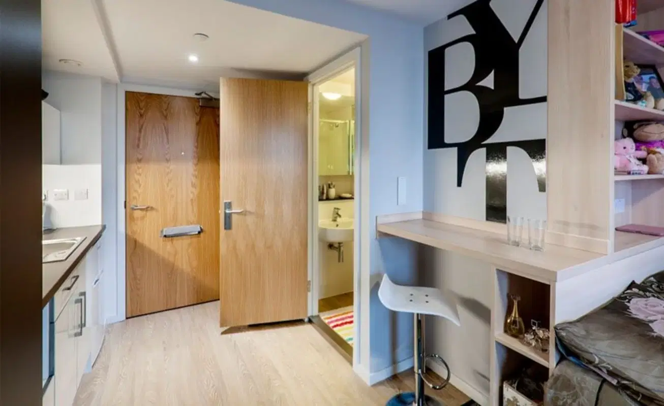 The View, Newcastle Upon Tyne – Bronze Studio