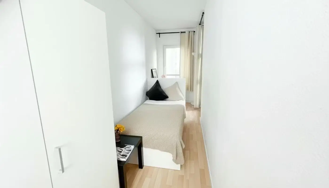 RM Charlottenstraße 97b, Berlin – Room in a 4 Bed 1 Bath