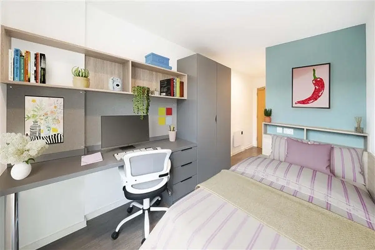 Canvas Bristol, Bristol – Silver Ensuite