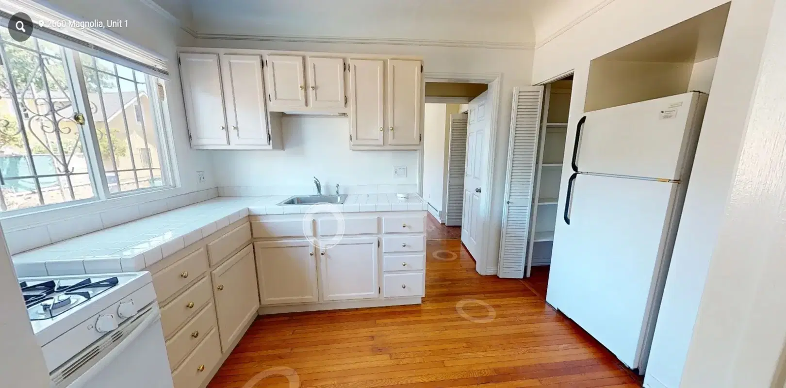 2660 Magnolia, Los Angeles – Kitchen